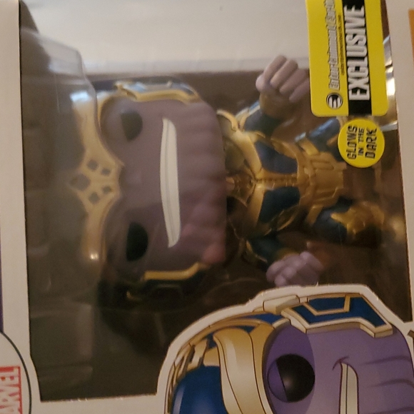 Thanos (Glow in the Dark) Entertainment Earth Exclusive - 6 Inch Glow in Dark - Picture 2 of 10